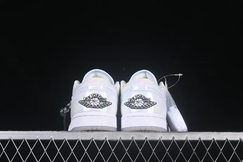 All Categories Air Jordan Jordan Series Basketball Shoes Air Jordan 1 Low Air Jordan 1 Low "Year of the Snake 2025" AJ1 Joe 1 Beige Symphony Pearlescent Low-top Cultural Basketball Shoes HF4080-001